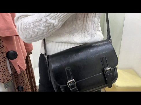 ❤️ Masturbação pública da jovem cadela FeralBerry com um dildo no provador ❌ Porno vídeo em pt.hochu-sex-tomsk.ru
